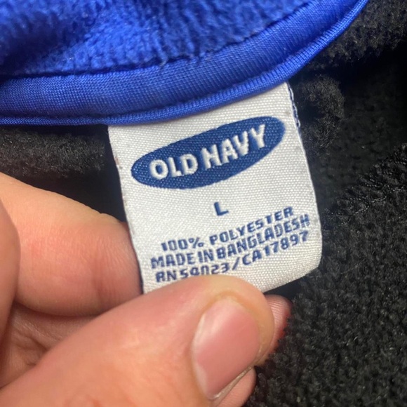 Old Navy Men's Black Sweatshirt - Picture 3 of 3